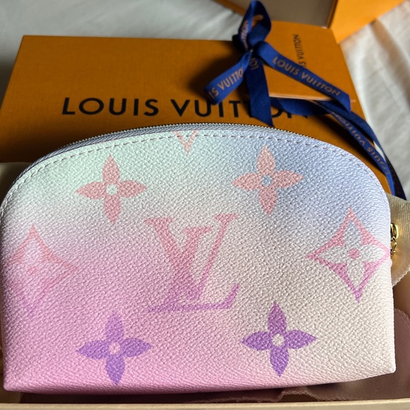 LOUIS VUITTON Pochette Cosmetique Pouch (SUNRISE PASTEL) LIMITED EDITION - Picture 5 of 14
